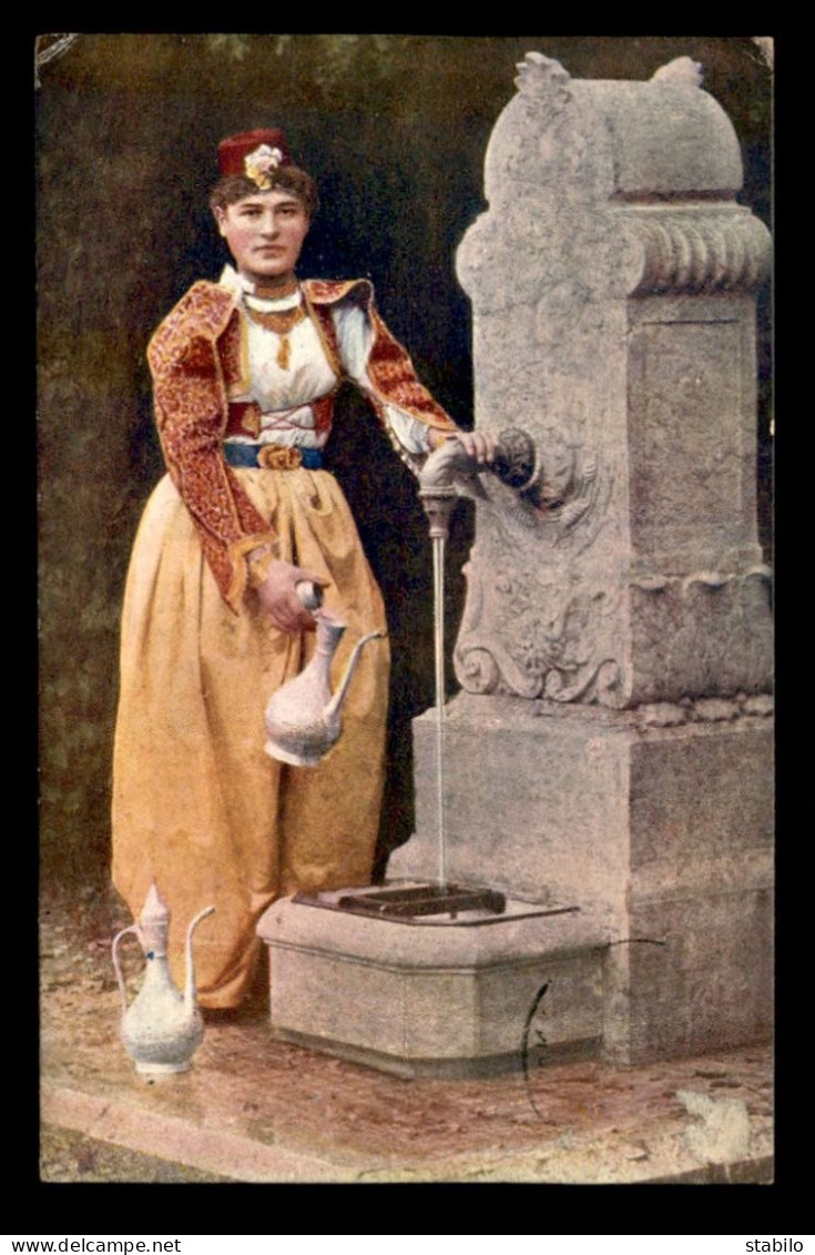 BOSNIE - FEMME EN COSTUME