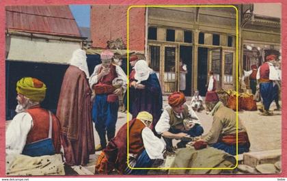 Sarajevo - Bosnie-Herzegovine : Le Marché très animé et en Couleur -  " Türkinnen am Markte " Femmes turques au marché.