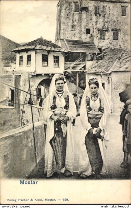 CPA Mostar Bosnien Herzegowina, Brücke, Frauen in Tracht