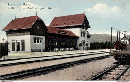 CPA Pale Bosnien Herzegowina, Bahnhof, Gleisseite