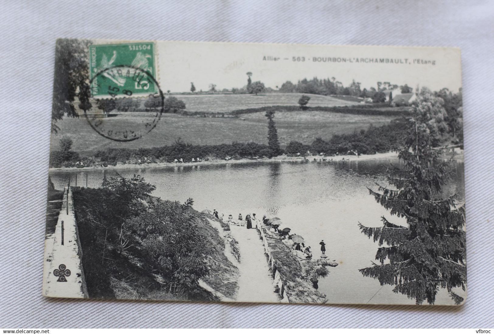 Bourbon l'Archambault, l'étang, Allier 03