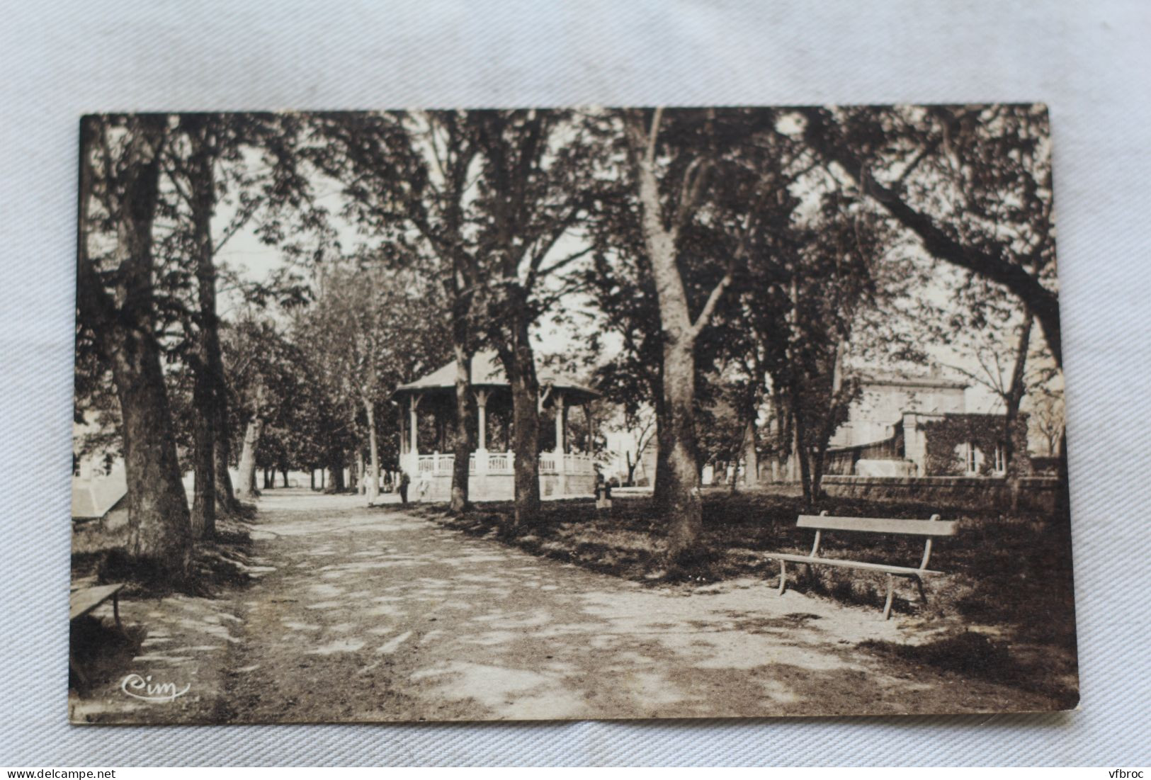 Bourg sur Gironde, place de l'Eperon, Gironde 33