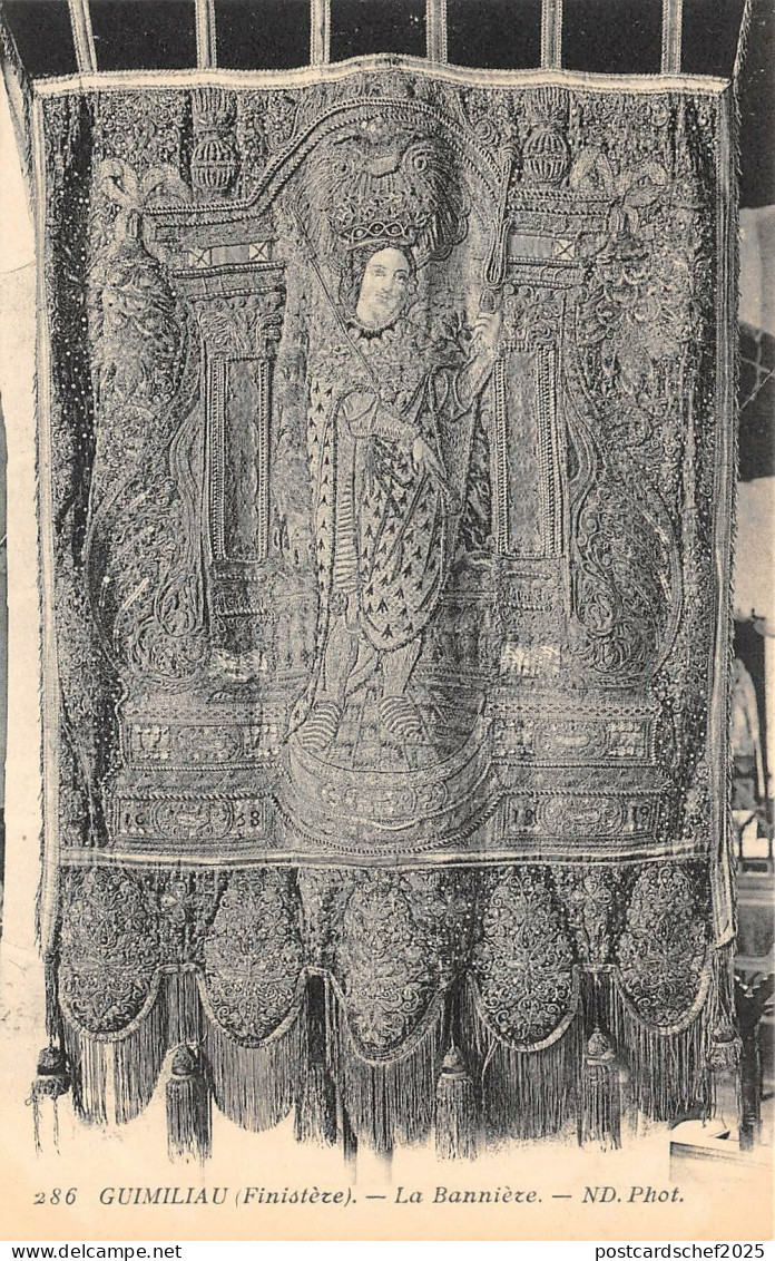 br108465 guimiliau la banniere  france