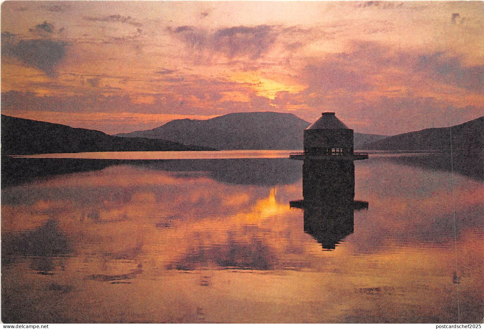 br108953 sunset on llyn  celyn  merionethshire wales uk