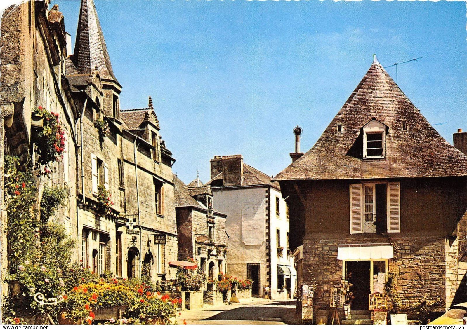 BR13483 Place du Puits Rochefort en Terre  france