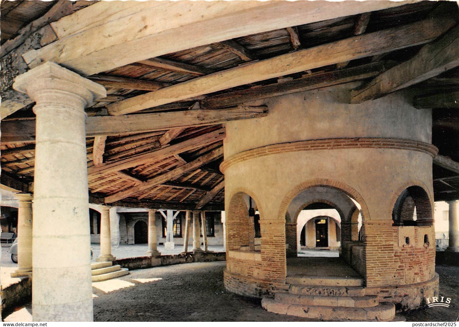 BR15737 Auvillar la halle circulaire   france