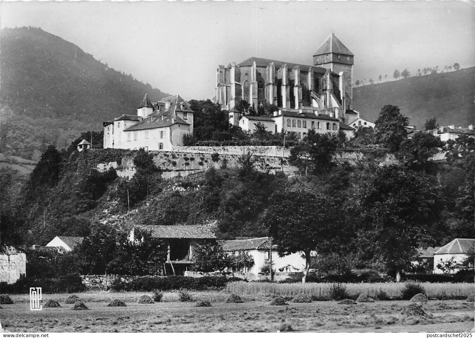 BR26610 Saint Bertrand de Comminges vue generale France