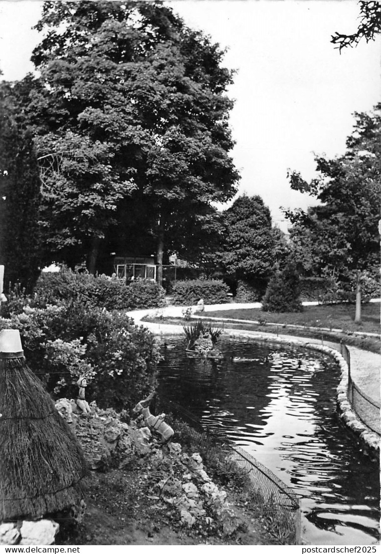 BR29014 le parc Municipal Chateauneuf sur Charente l france