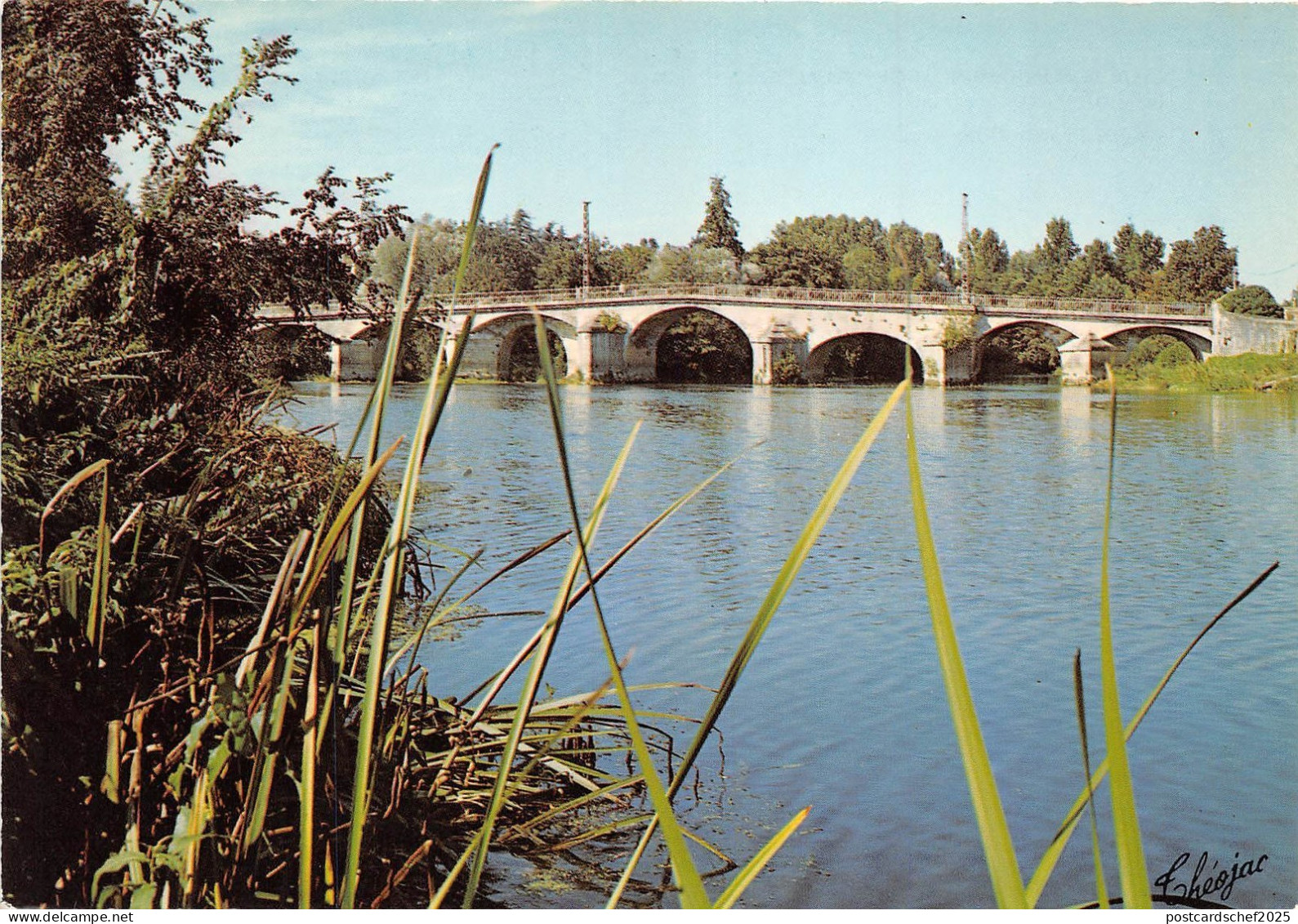 BR31166 Chateauneuf sur Charente le pont sur la charente france