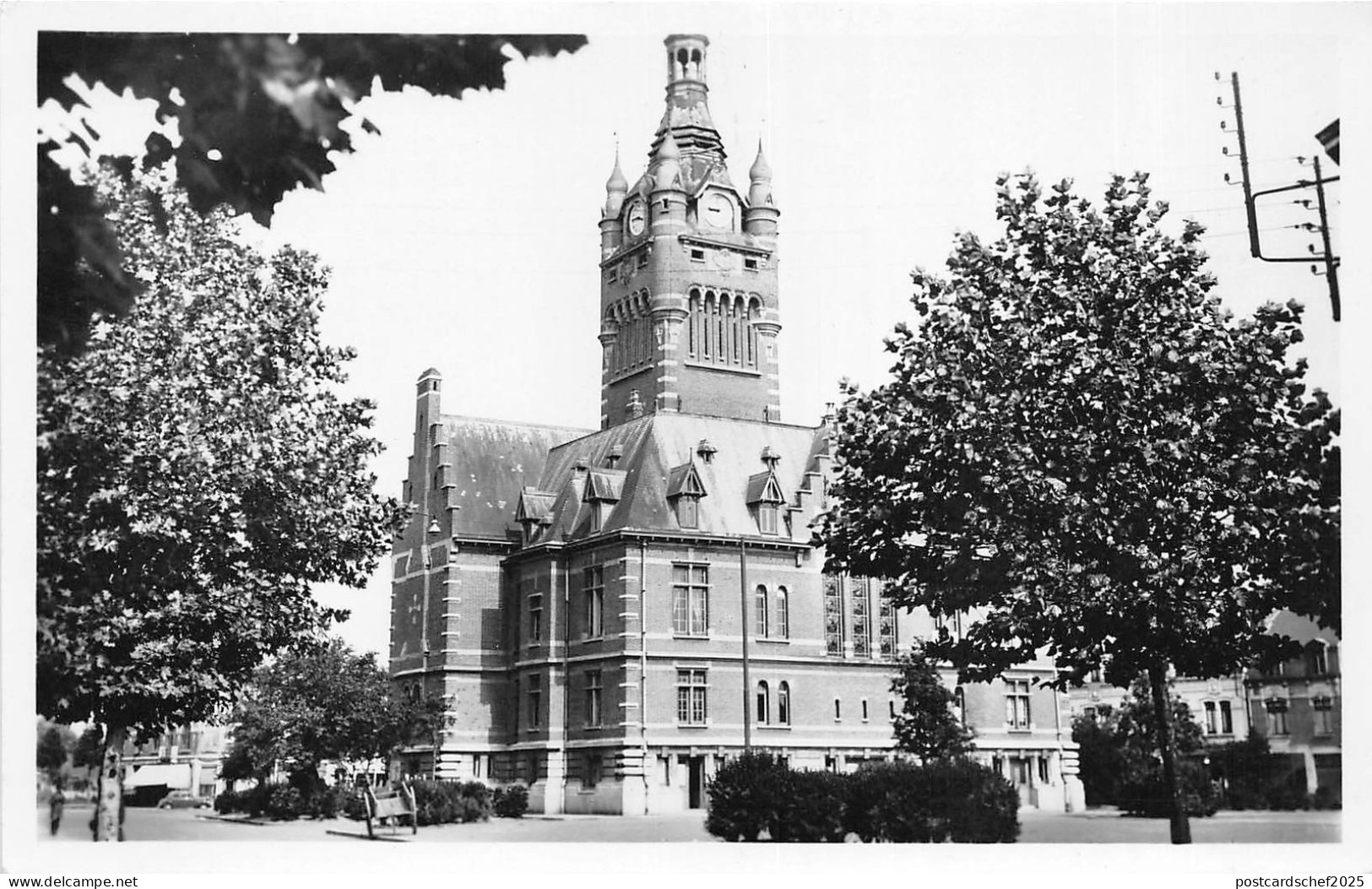 BR39031 L Hotel de ville merville france