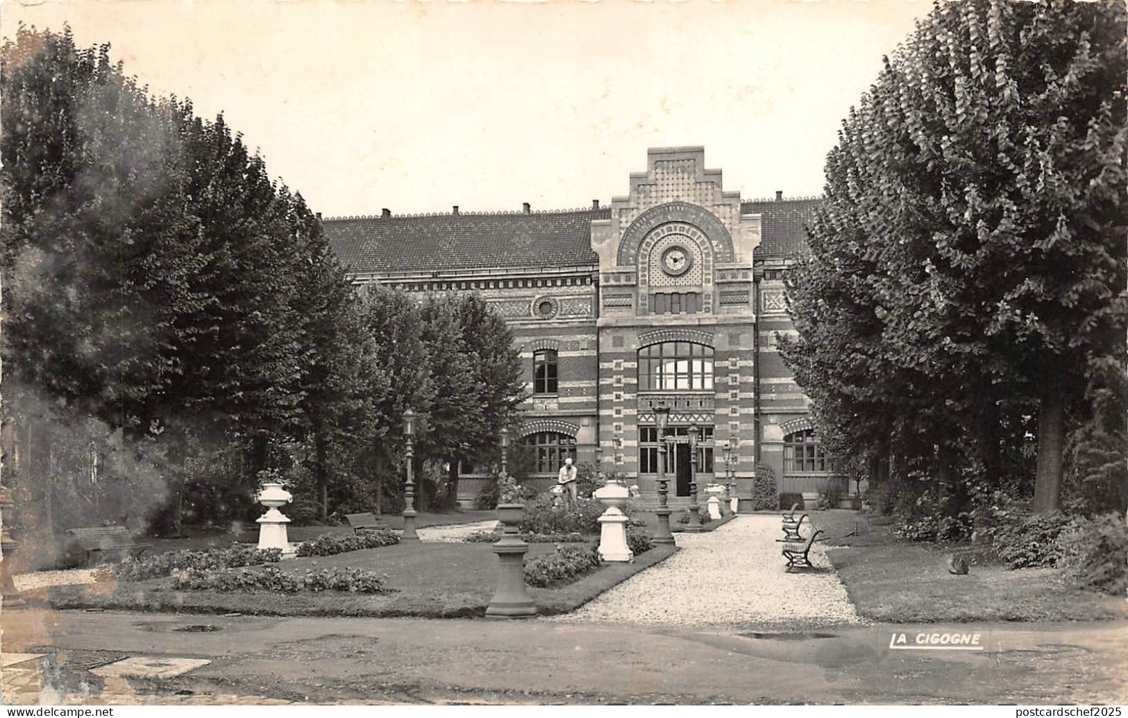 BR41589 Armentieres l ecole professionnell      France