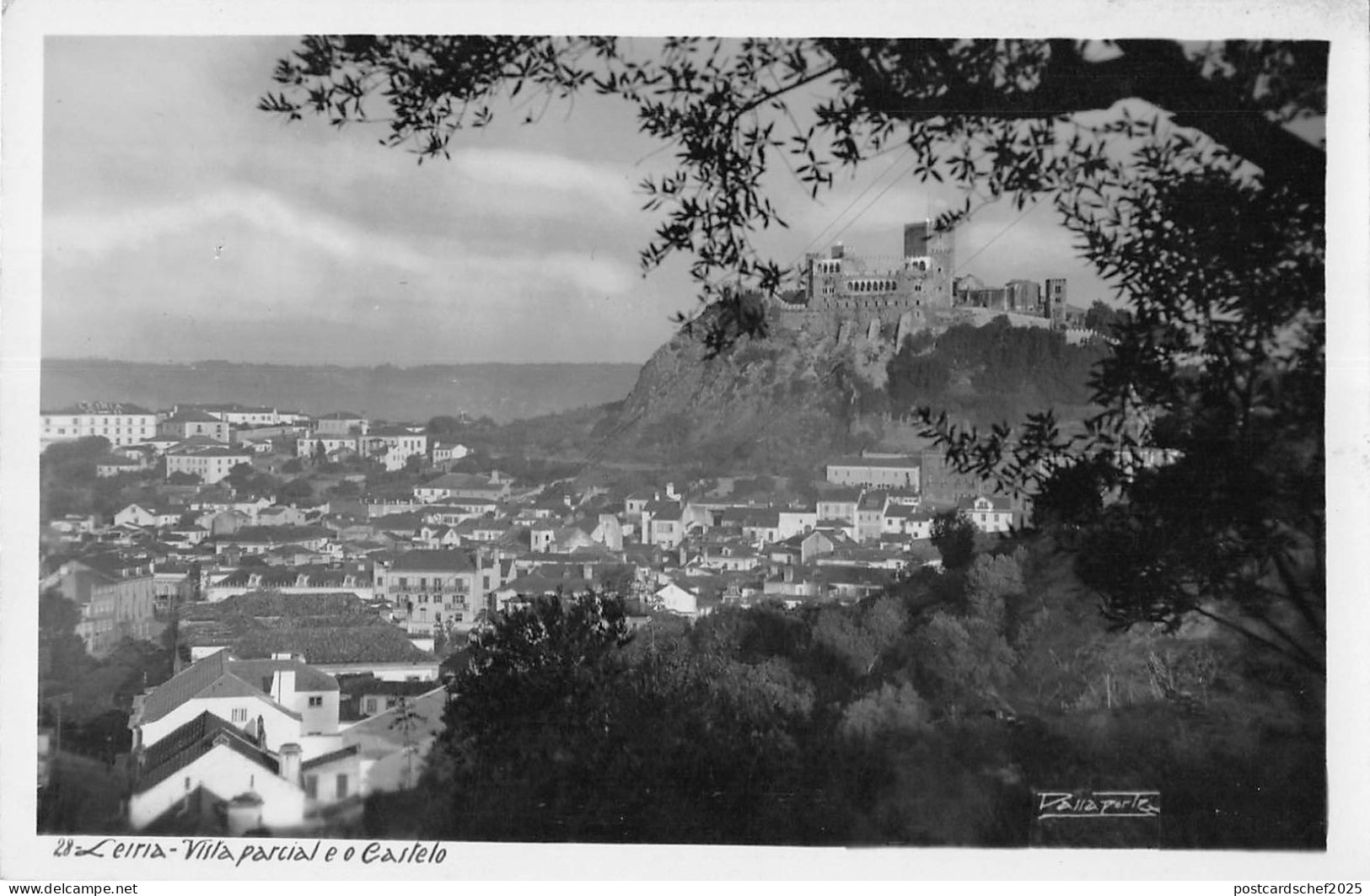 BR46588 Leiria vista parcial e o castelo   Portugal