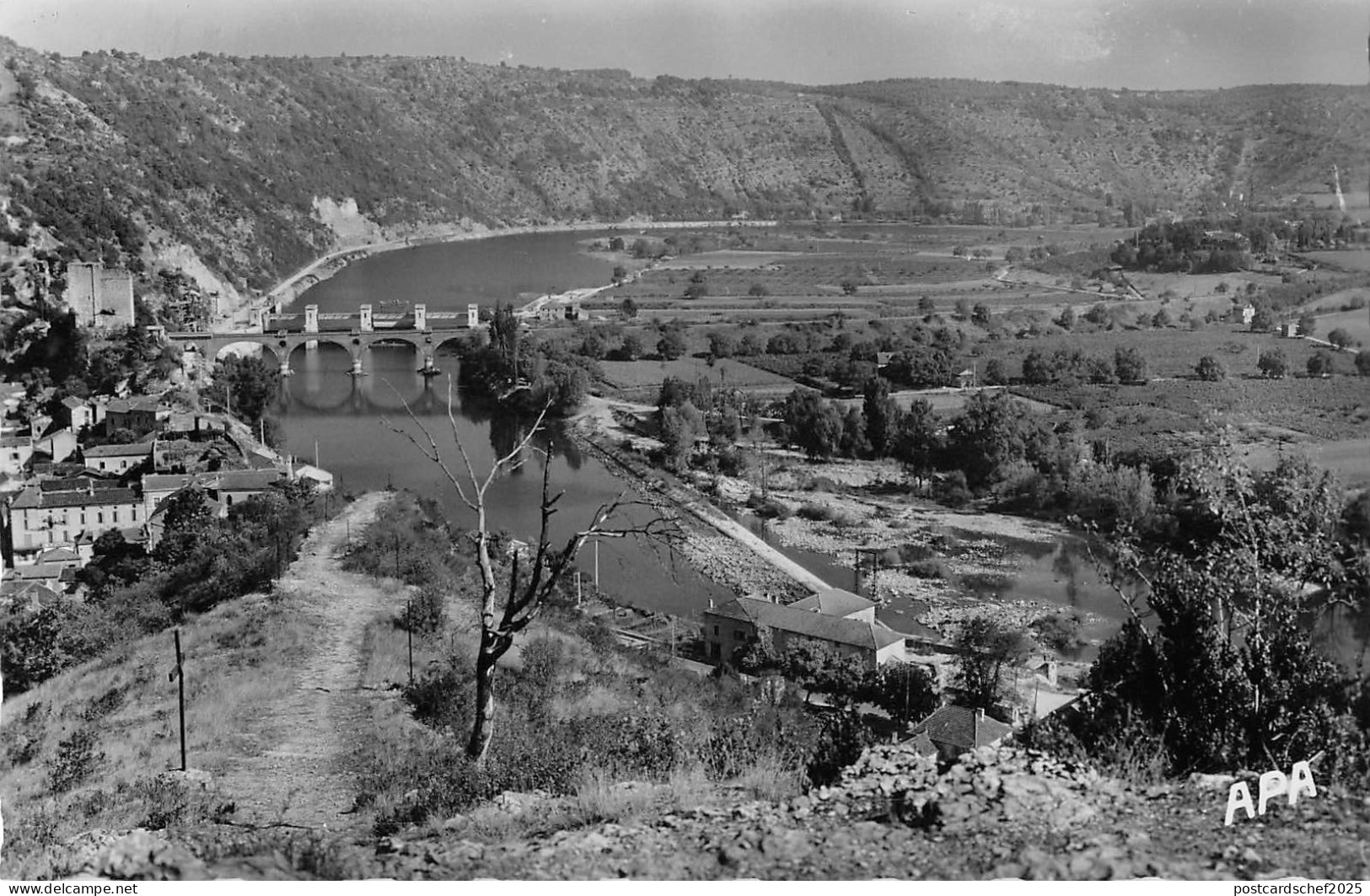 BR47166 Luzech le barrage et son lac  France