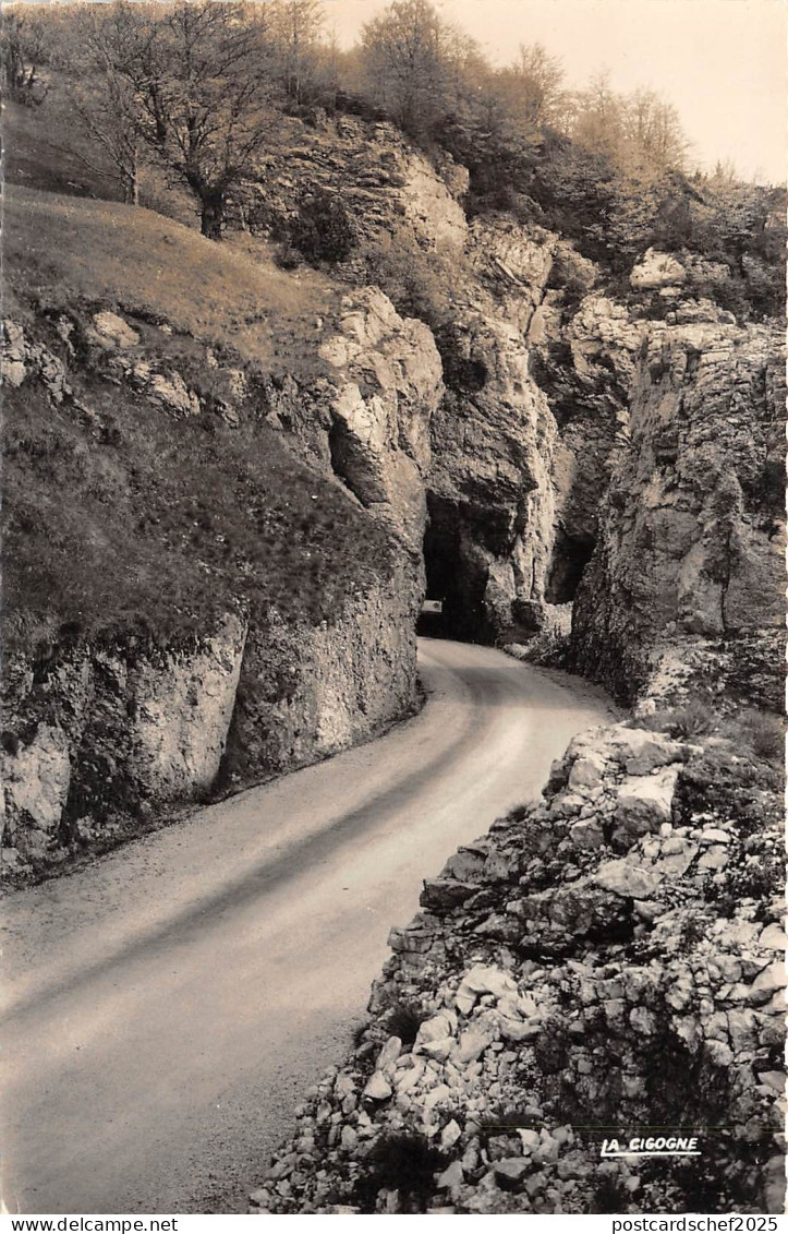 BR7617 Route de Combe Laval Tunnel des Moines  france