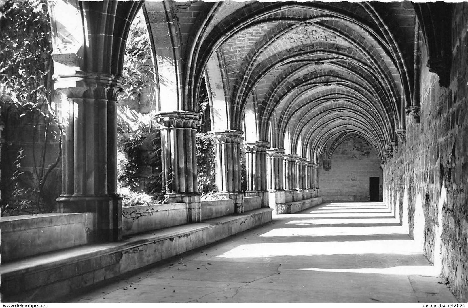BR8060 Abbaye de Royaumont Asnieres sur Oise Le Cloitre  france