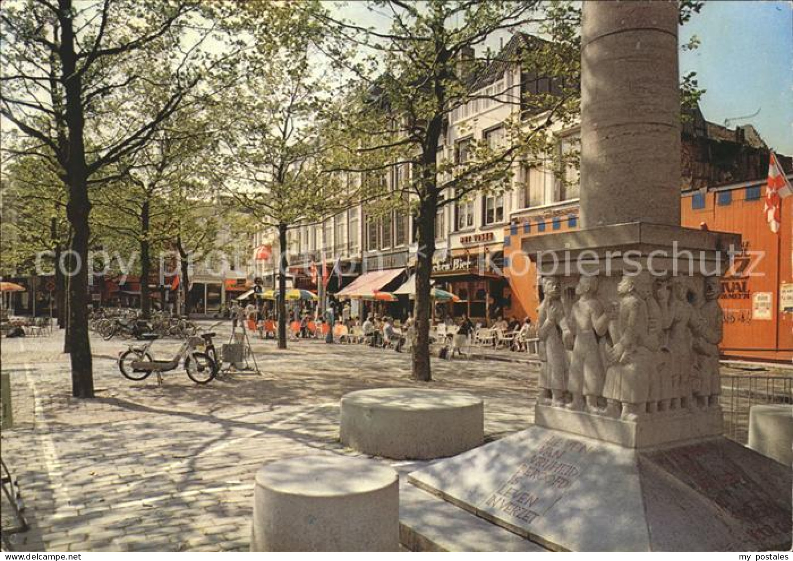 Breda Noord-Brabant Grote markt met sokkel van het bevrijdingsmonument Judith