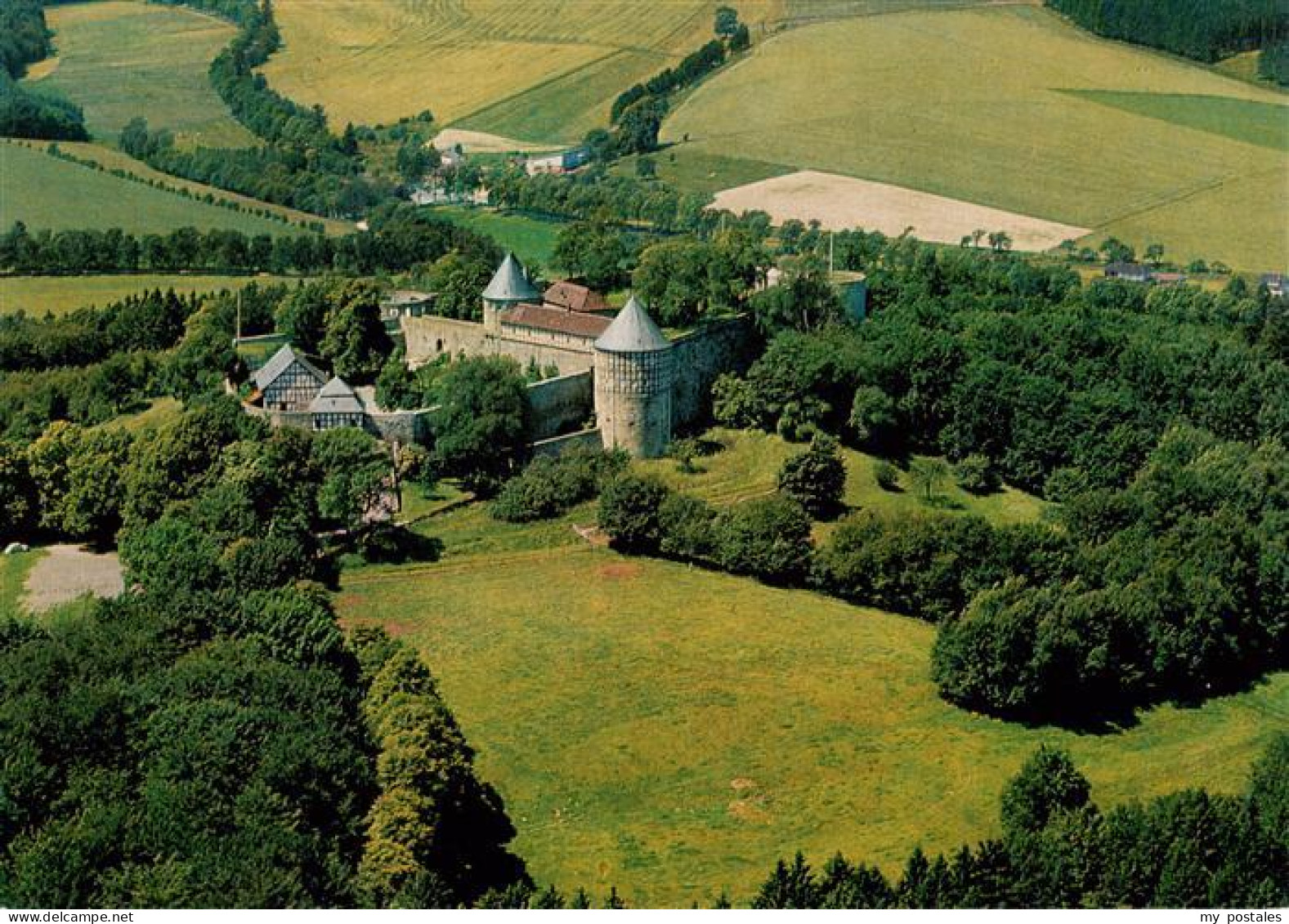 Breitenbach Herzberg Burg-Herzberg Burg Fliegeraufnahme Burgmauern Tuerme Freihe