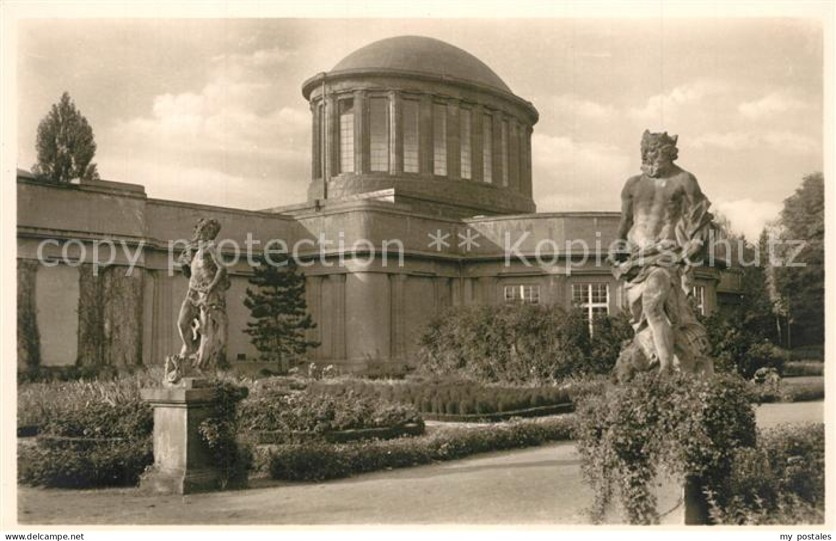 Breslau Niederschlesien Ausstellungsgebaeude Statuen