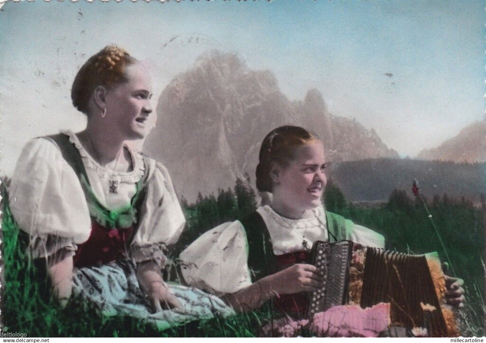# BRESSANONE: COSTUMI ALTO ADIGE