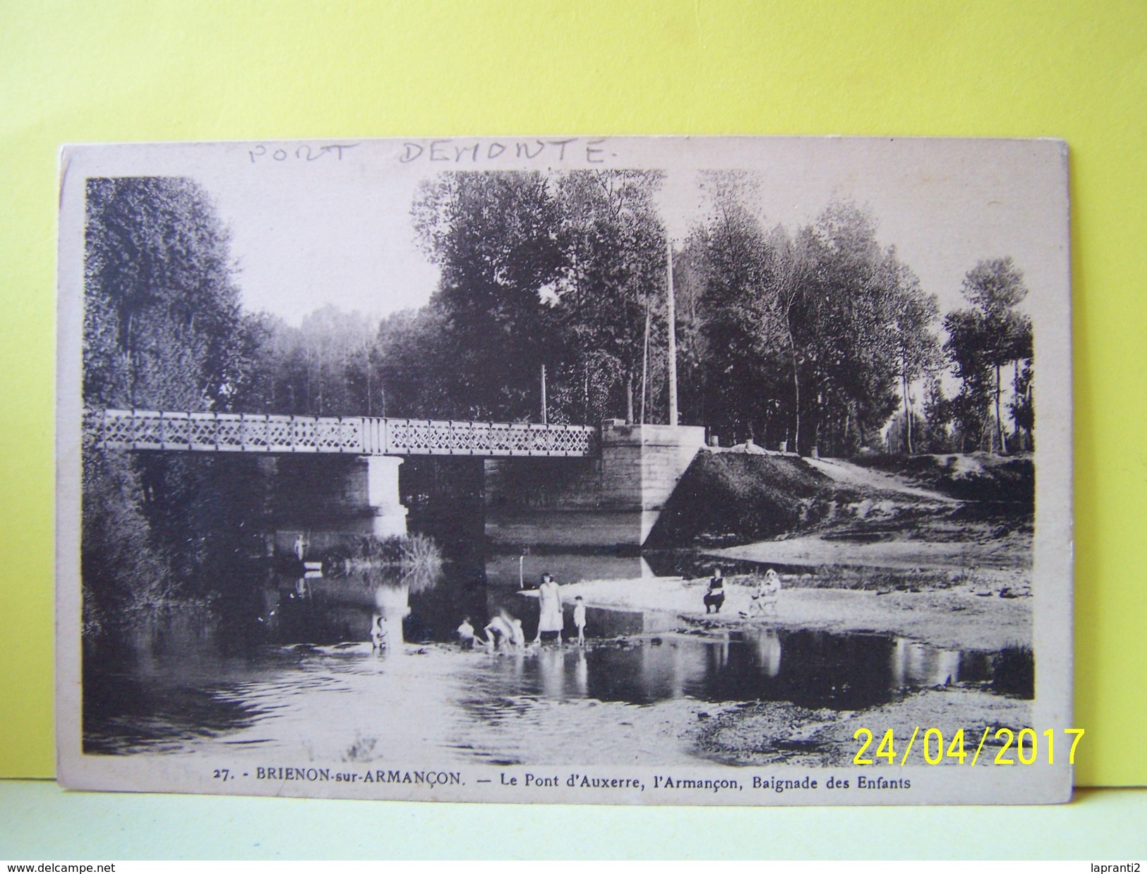 BRIENON-SUR-ARMANCON (YONNE) LE PONT D'AUXERRE, L'ARMANCON, LA BAIGNADE DES ENFANTS.