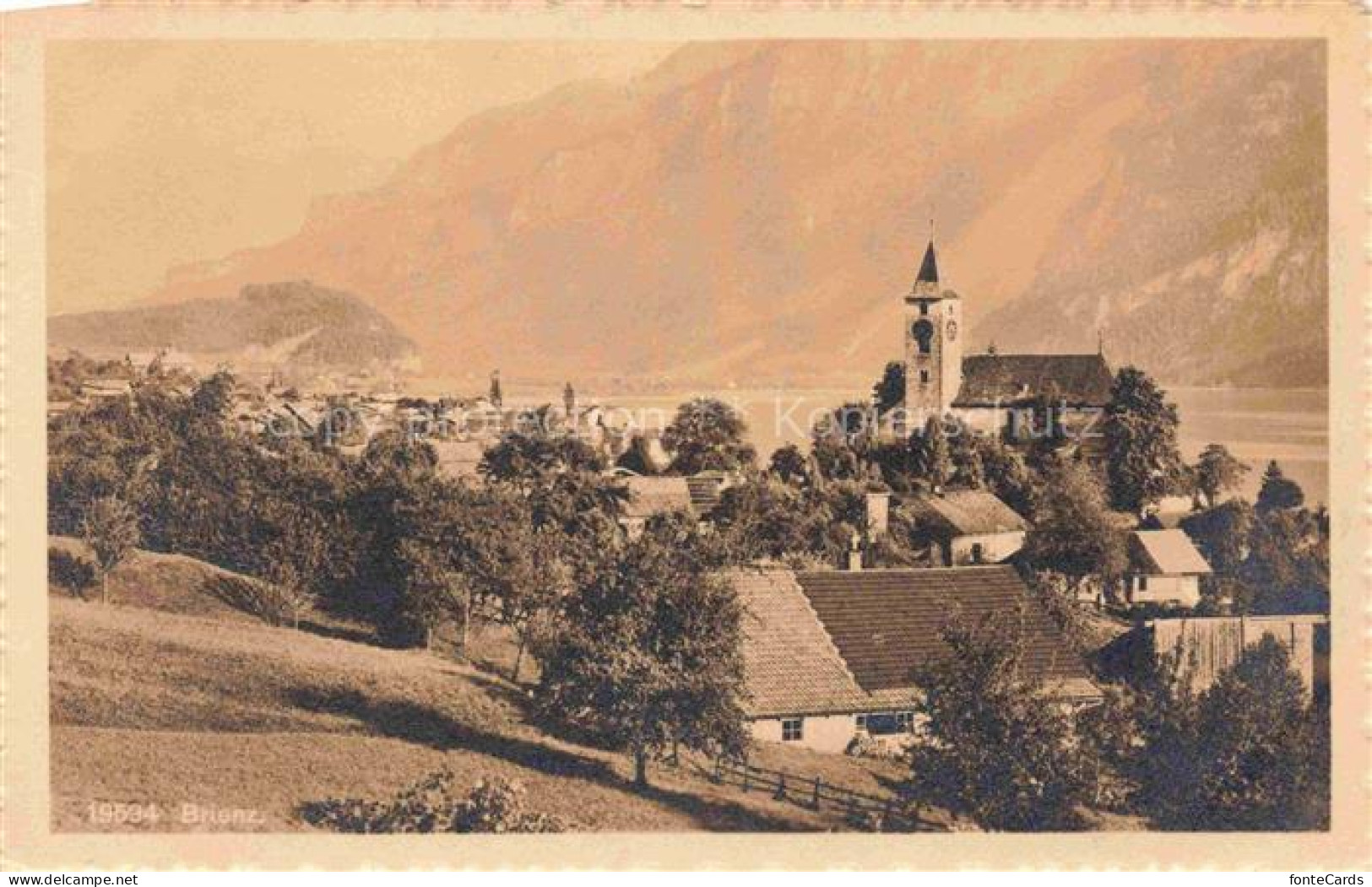 Brienz Brienzersee BE Brienz Dorf Kirchturm Brienzersee Berge Ortschaft