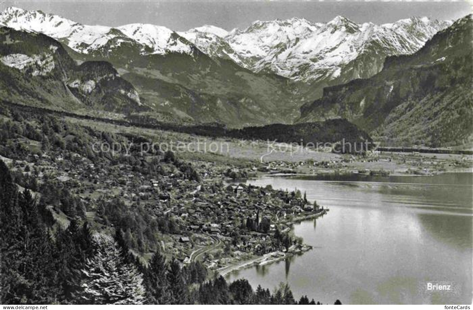 Brienz Brienzersee BE Brienzersee See Dorf Berge Schnee Talansicht Fliegeraufnah