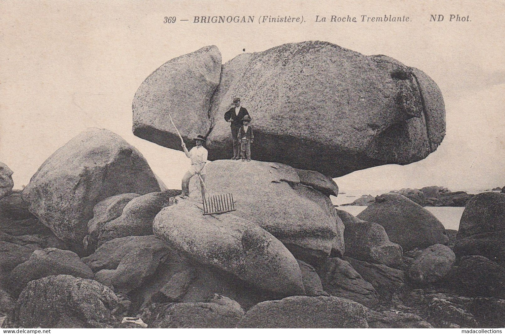 Brignogan-Plage (29  - Finistère)  La Roche Tremblante