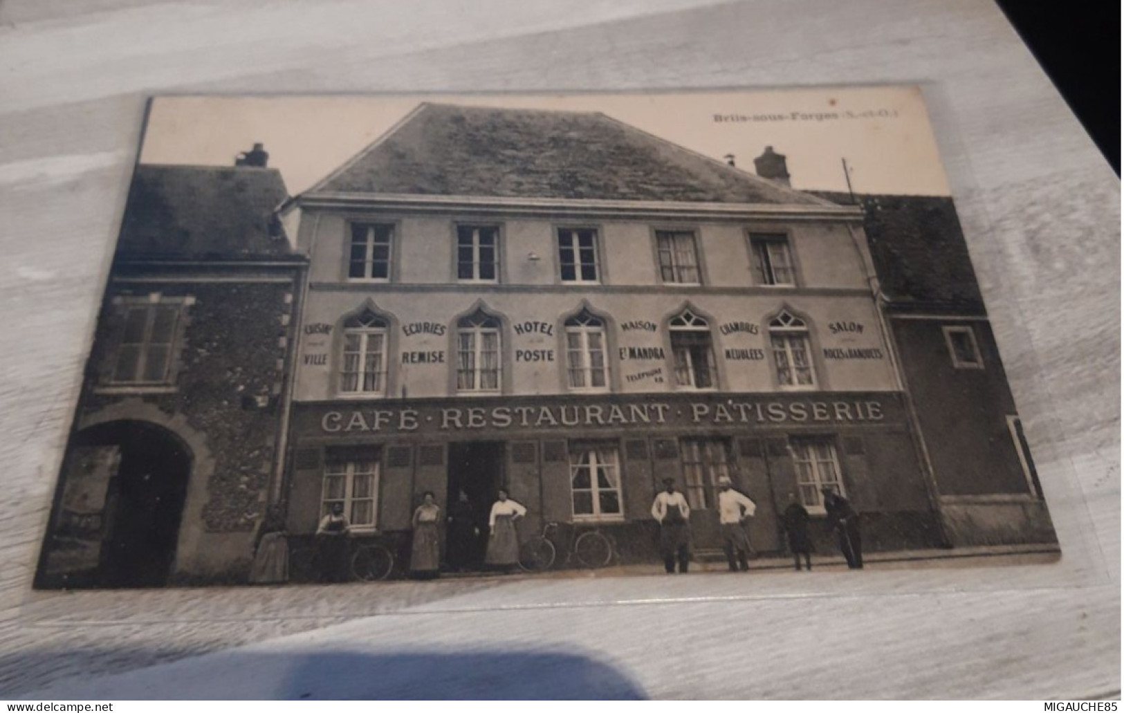 BRIIS-SOUS-FORGES  (café restaurant-pâtisserie)