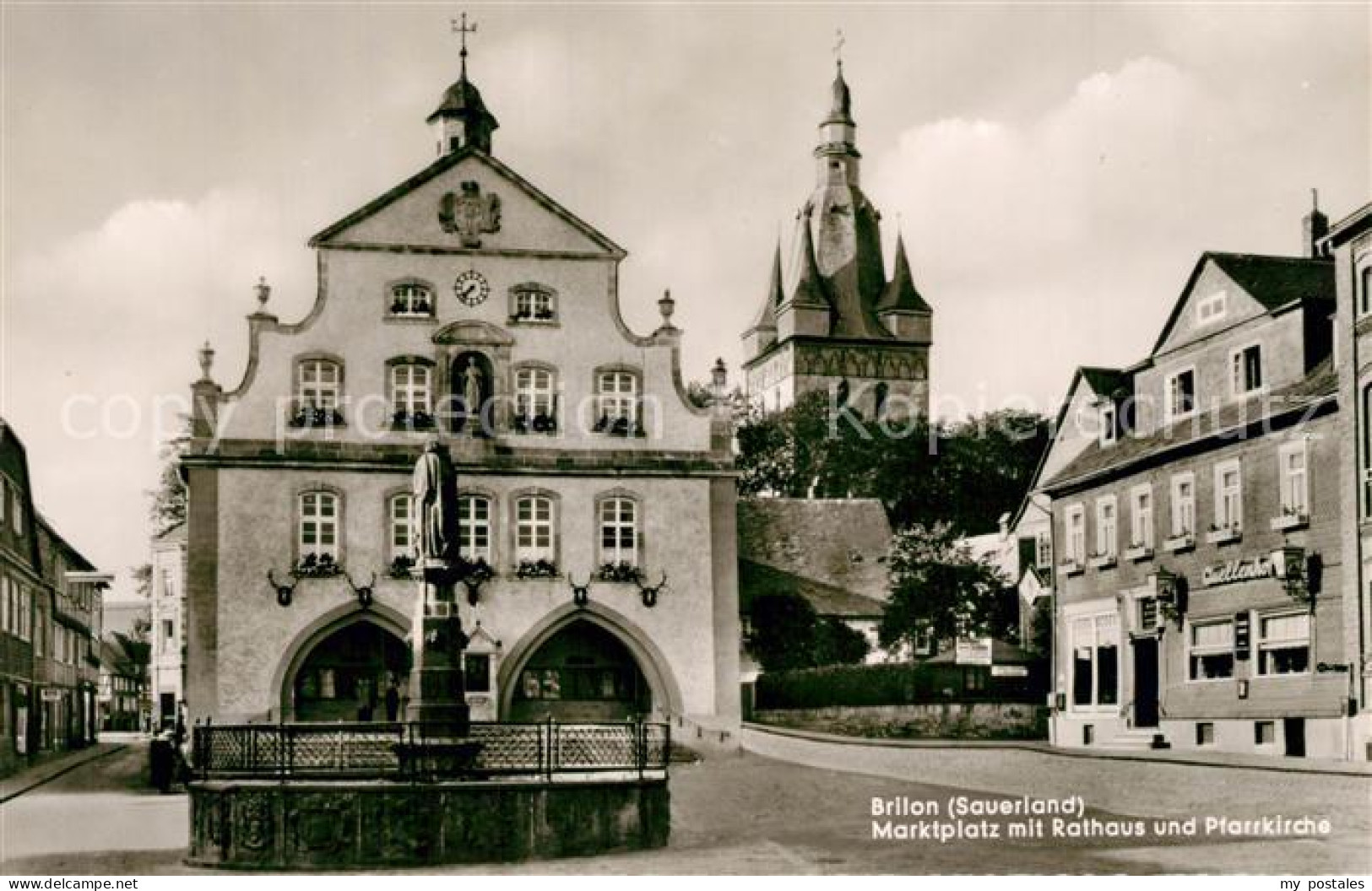 Brilon Marktplatz Rathaus Pfarrkirche