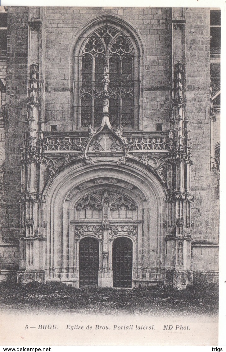 Brou - Église, Portail latéral