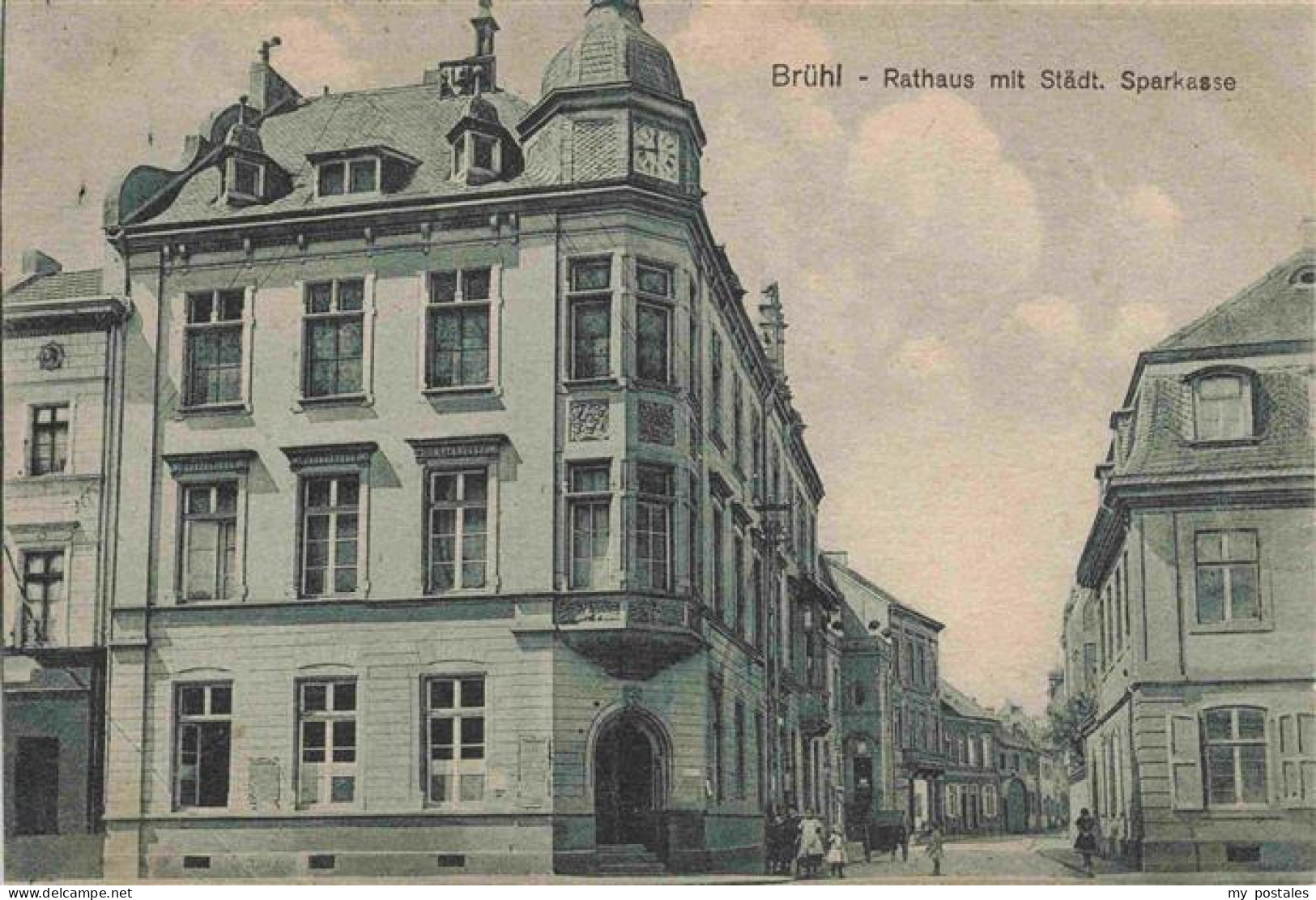 BRueHL  Rheinland Rathaus mit Staedt Sparkasse