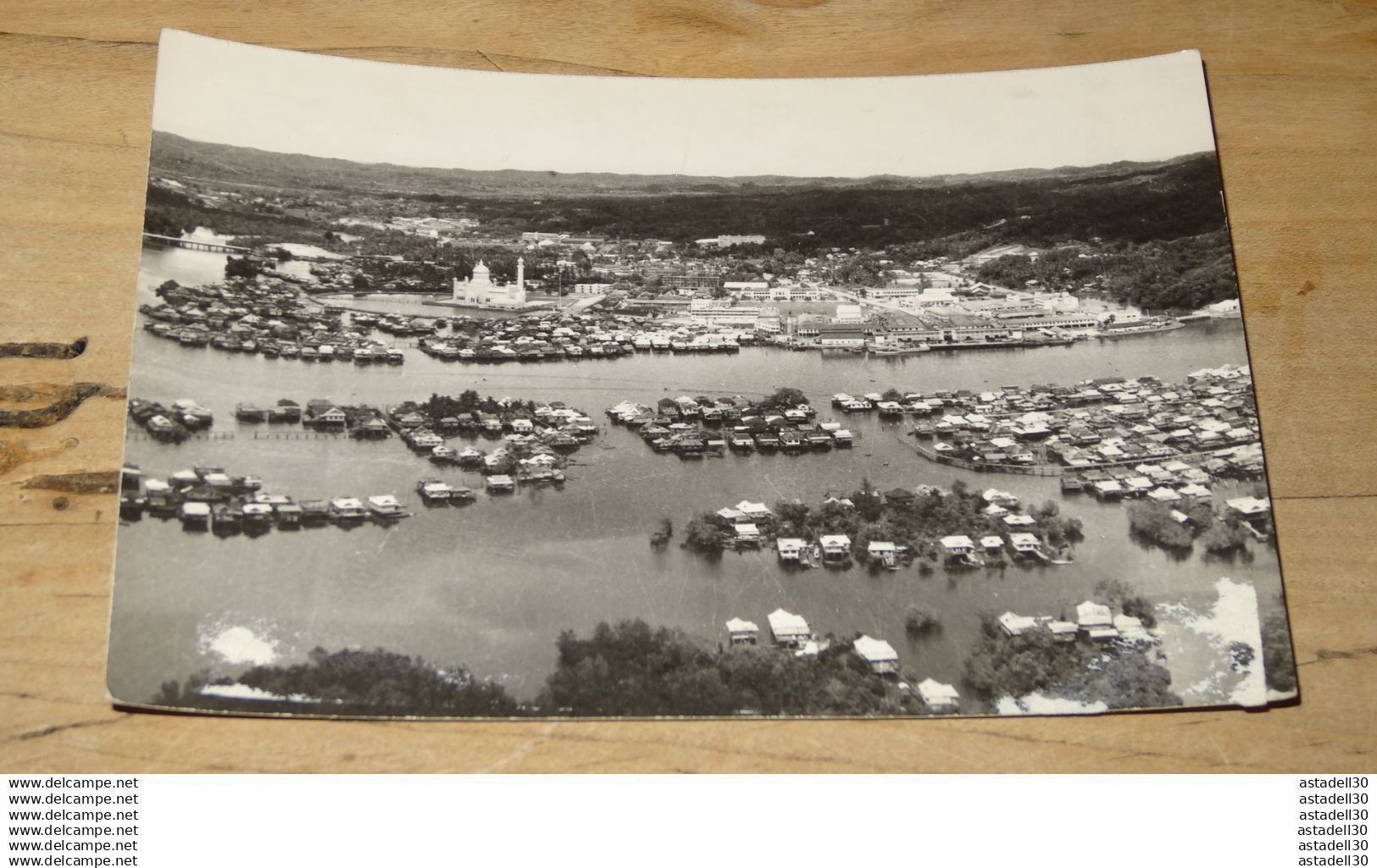 BRUNEI : Carte photo  ............ 8255