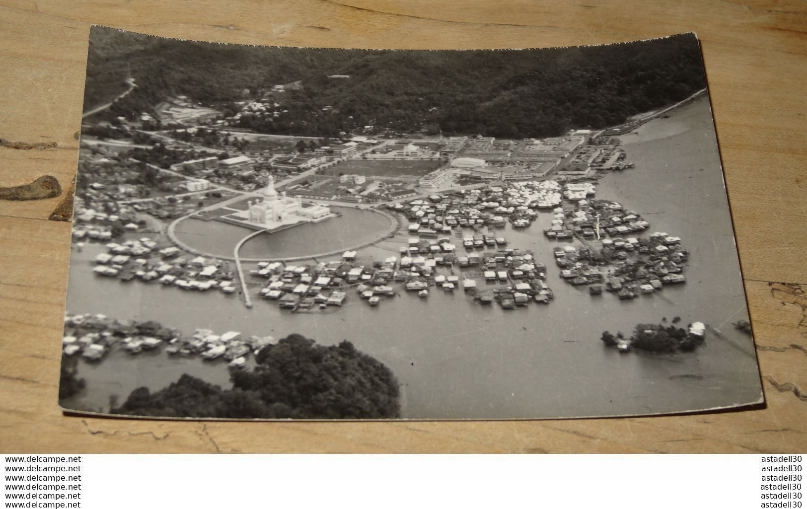 BRUNEI : Carte photo  ............ 8260