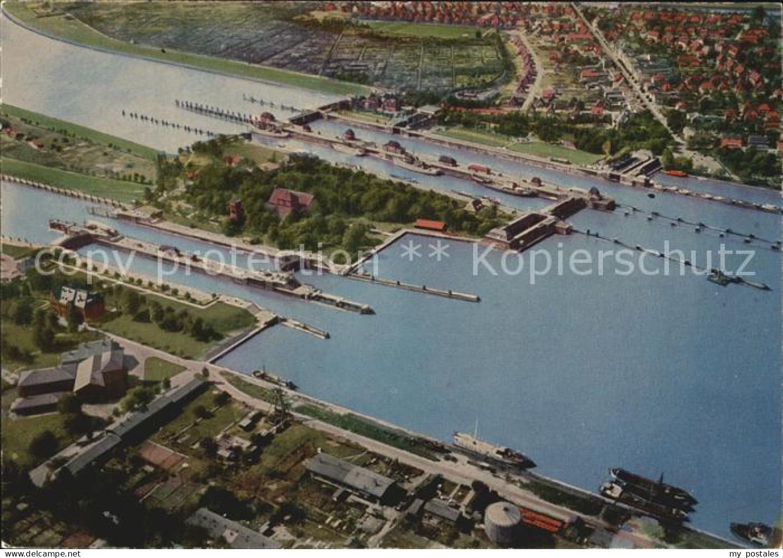 Brunsbuettel Fliegeraufnahme Schleusenanlagen