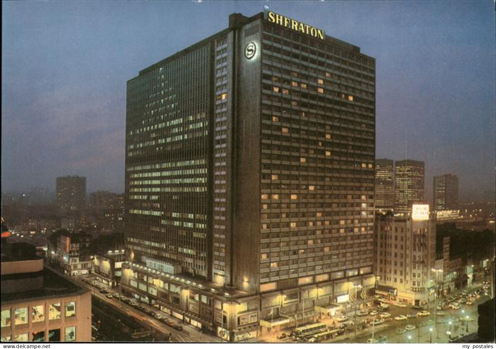 Bruxelles Bruessel Brussels Sheraton Hotel bei Nacht