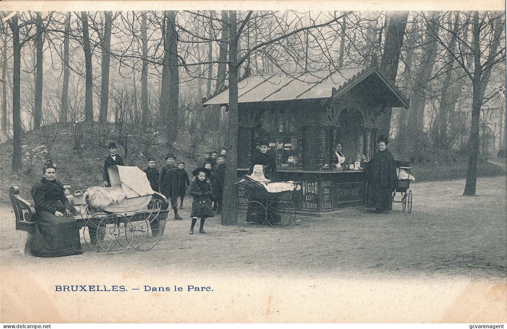BRUXELLES  DANS LE PARC            2 SCANS