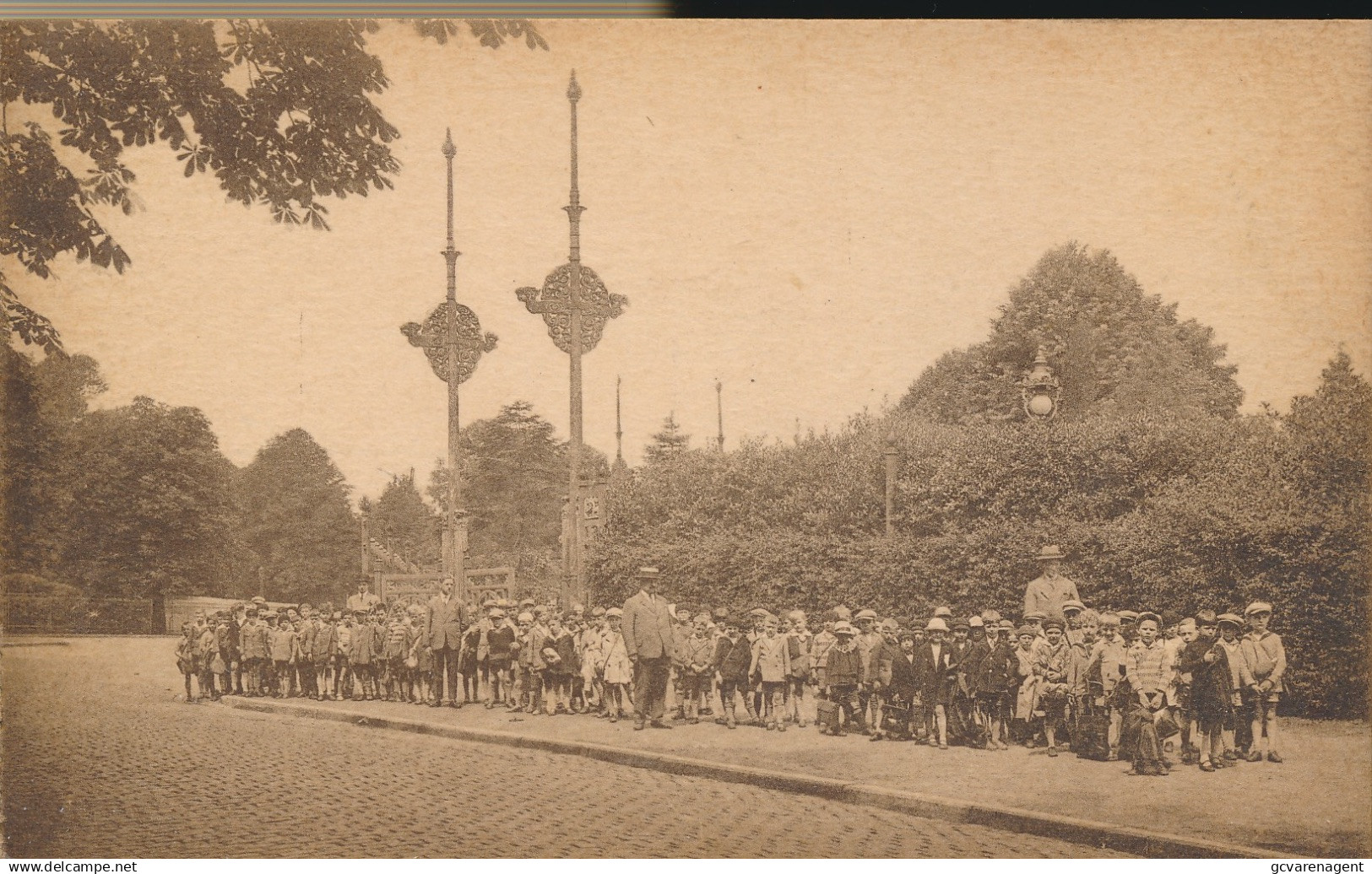 BRUXELLES  = ECOLE MOYENNE ET SECTION D'ATHENEE DE L'ETAT = CLASSES D'EDUCATION EN PLAIN AIR