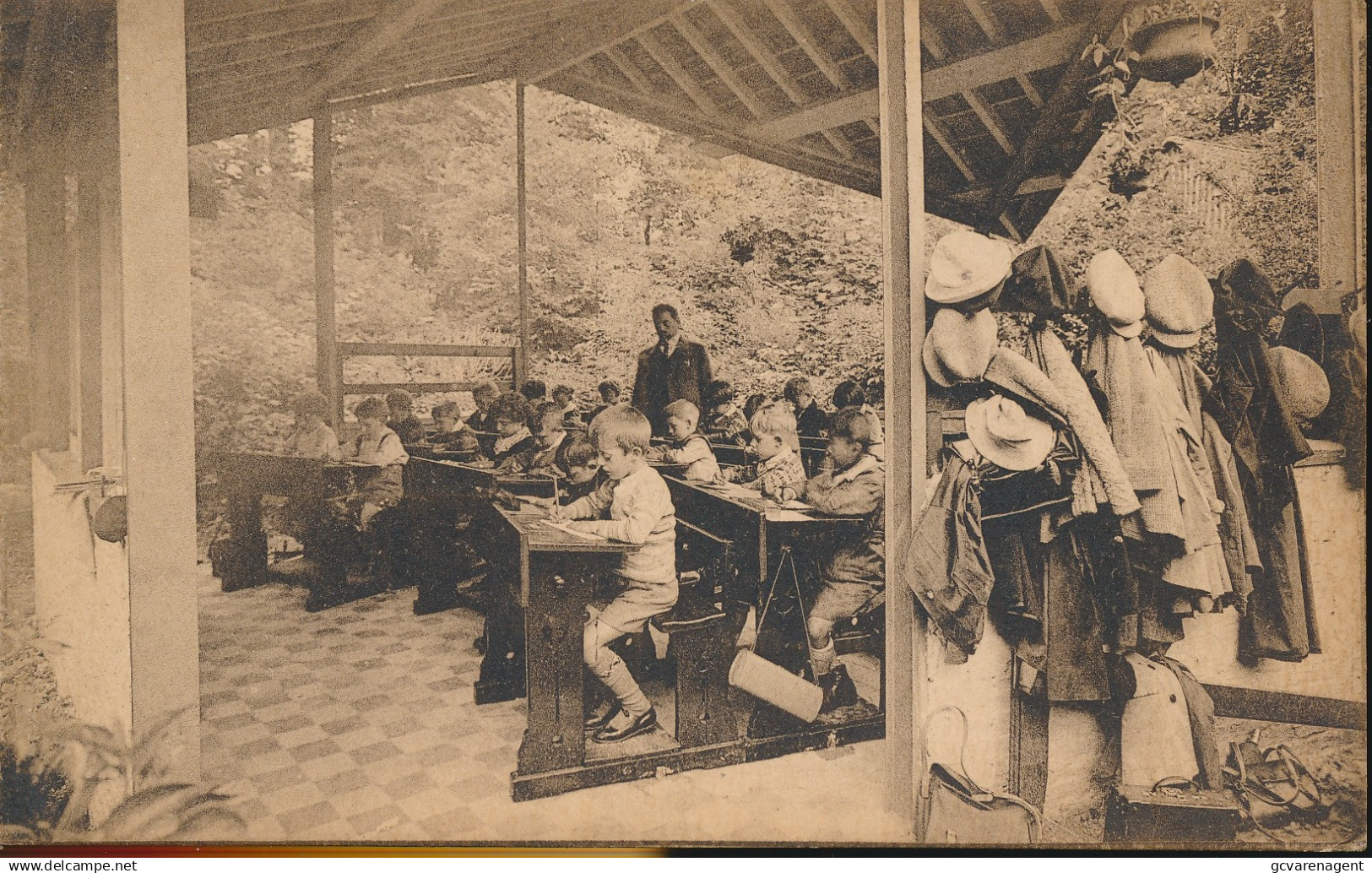BRUXELLES  = ECOLE MOYENNE ET SECTION D'ATHENEE DE L'ETAT = CLASSES D'EDUCATION EN PLAIN AIR