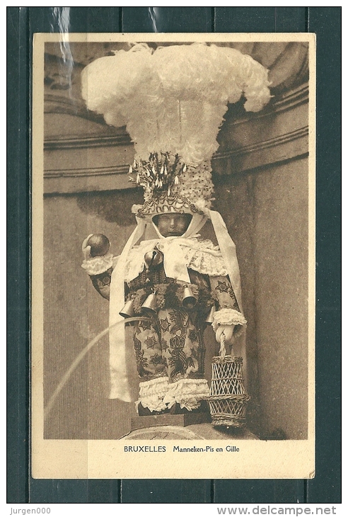 BRUXELLES: Manneken-Pis En Gille, niet gelopen postkaart (GA17929)