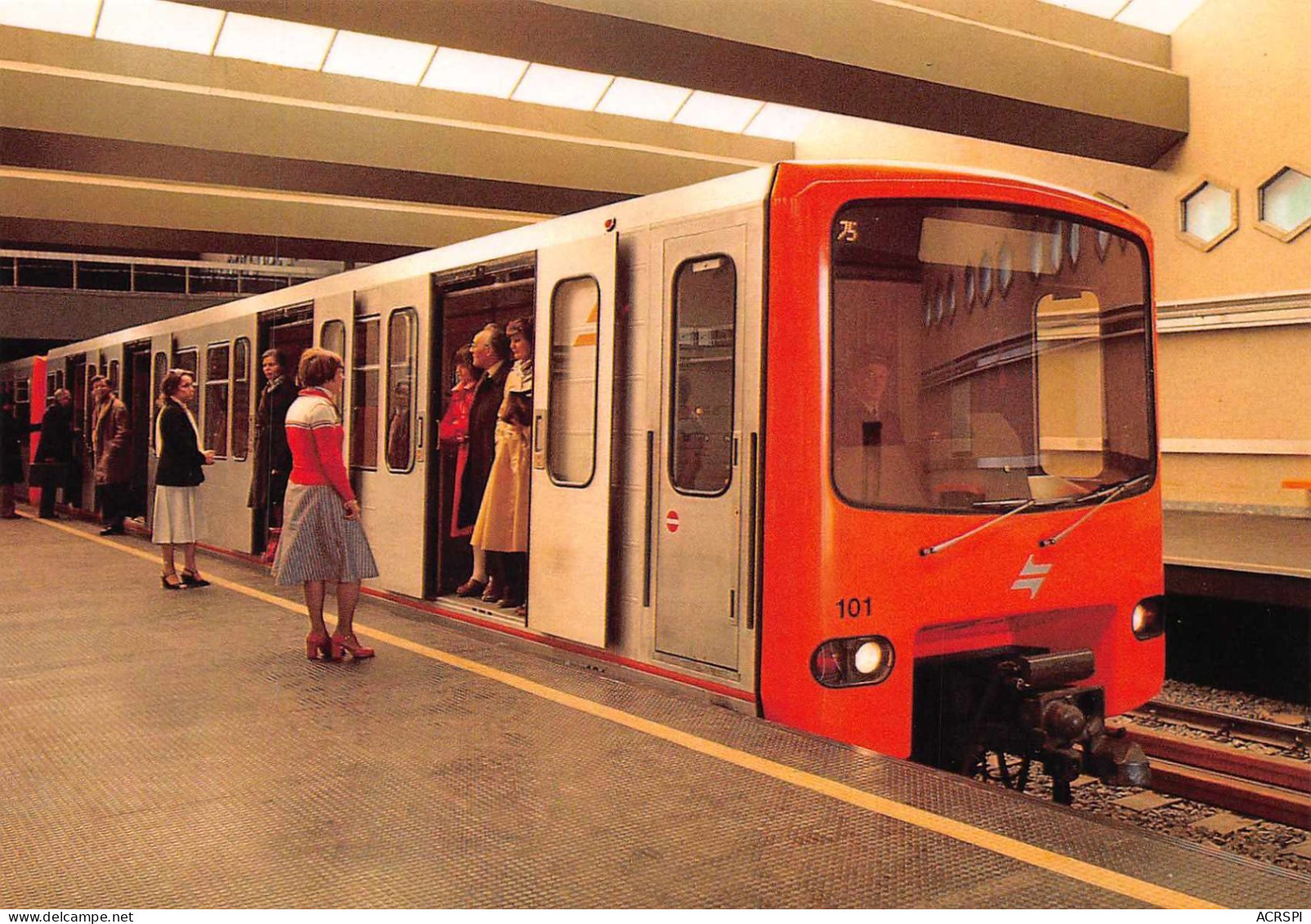 BRUXELLES métro dans la station DELTA 33 / ML4046