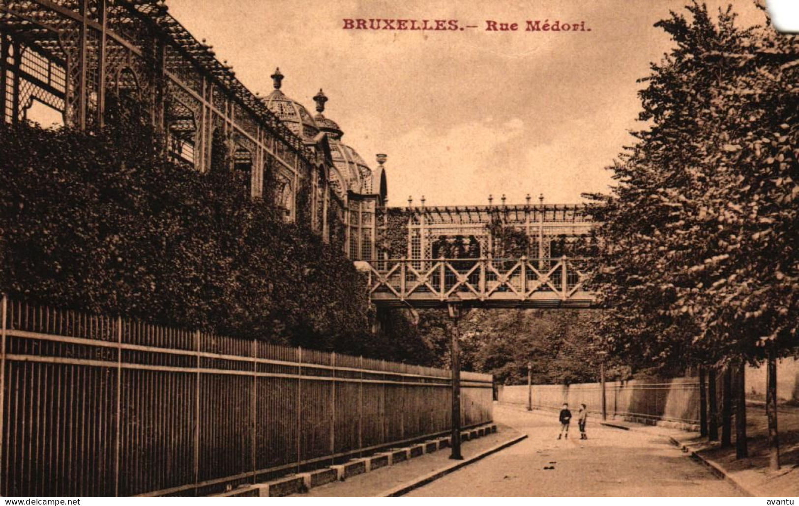 BRUXELLES / RUE MEDORI