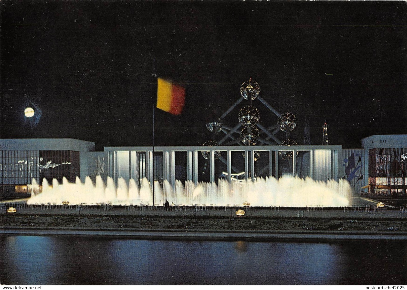 BT13102 place portique de belgique la nuit Bruxelles exposition        Belgium