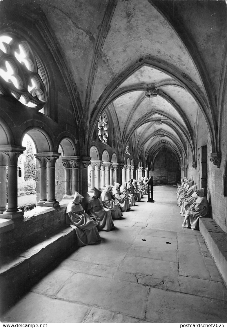 BT7928 Lecture au cloitre abbaye d Hauterive      Switzerland