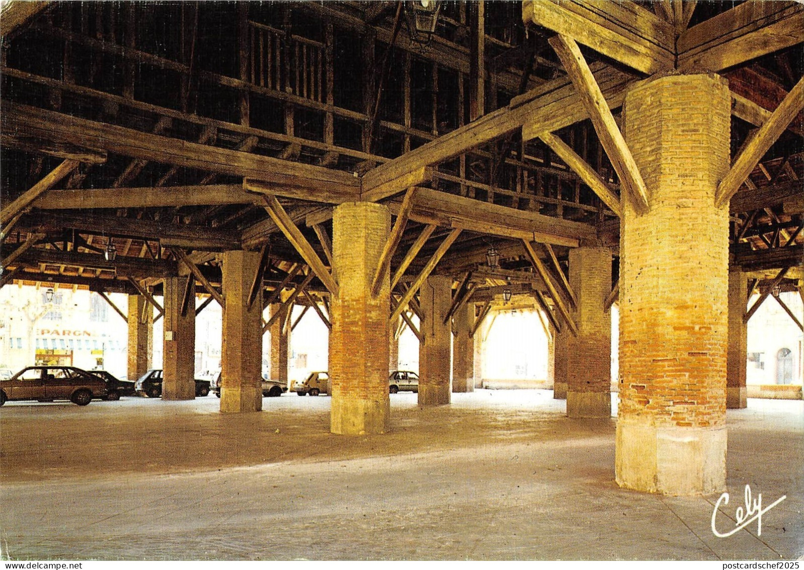 BT9834 Grenade sur garone la halle combles ayant arbitre         France