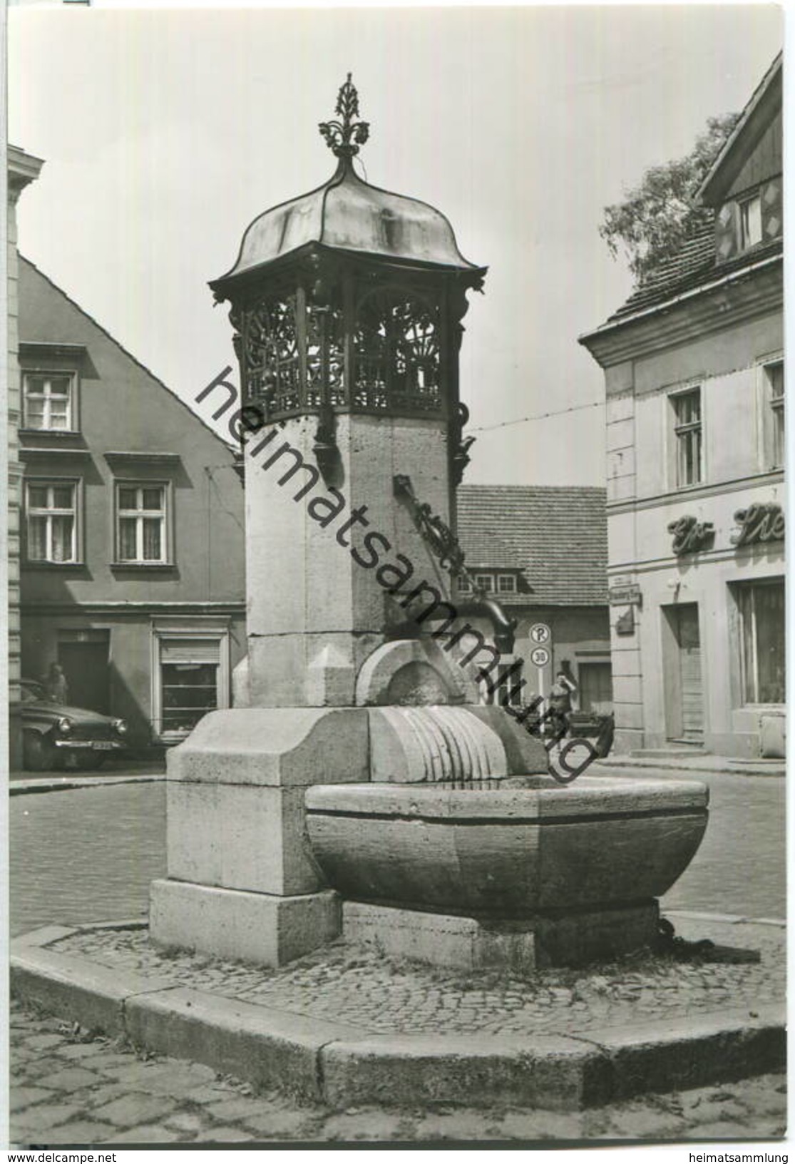 Buckow - Brunnen am Markt - Foto-Ansichtskarte