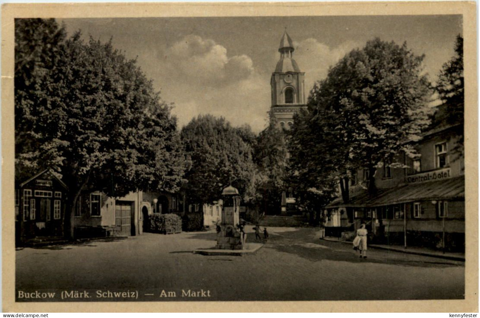 Buckow - Mark, am Markt