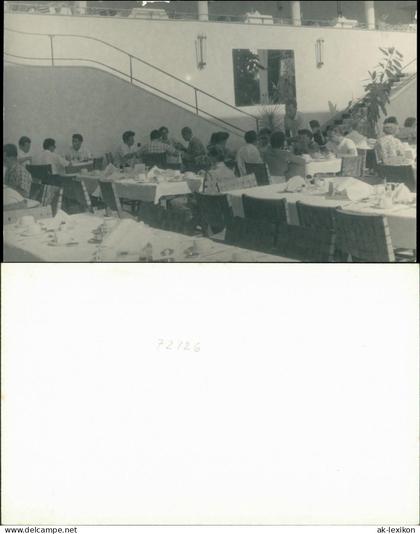 Bulgarien (allgemein) Trachten/Typen (Bulgarien) im Hotel 1955 Privatfoto