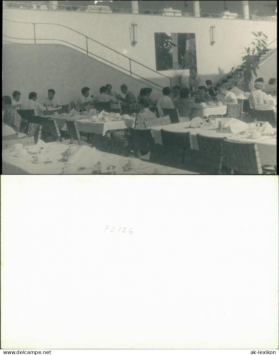 Bulgarien (allgemein) Trachten/Typen (Bulgarien) im Hotel 1955 Privatfoto