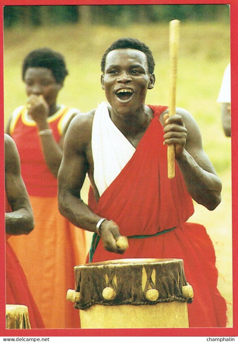 Burundi - Danse des Tambourianires