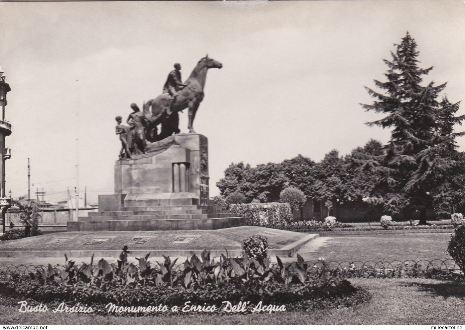 # BUSTO ARSIZIO: MONUMENTO A E. DELL'ACQUA